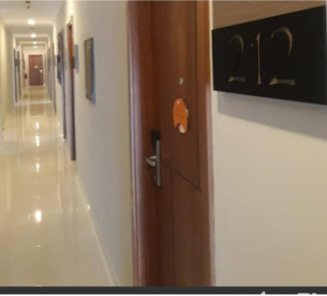 Front One Hotel Tulungagung Εξωτερικό φωτογραφία